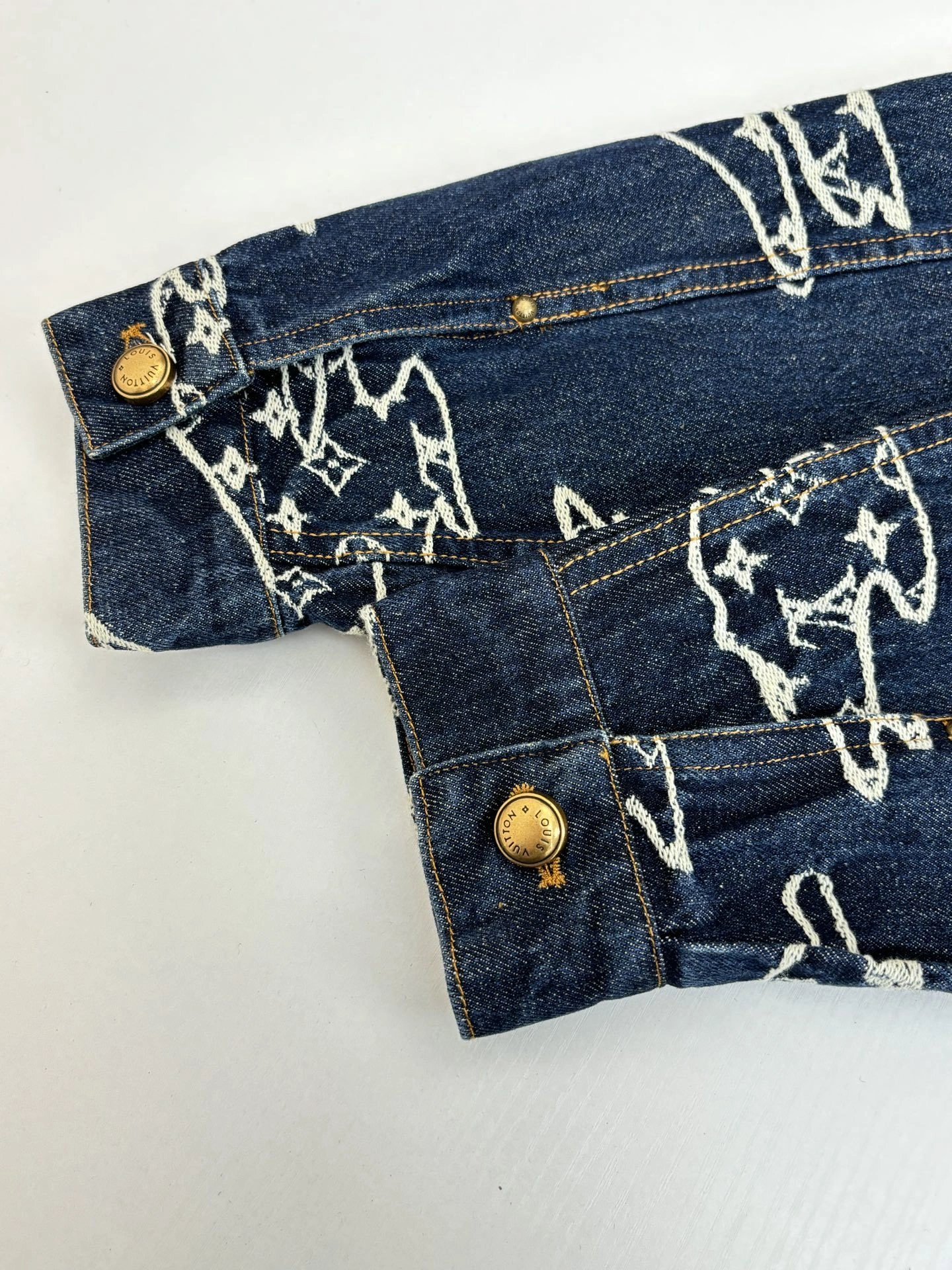 wg.luxury- 8V item:E-F000I0114
